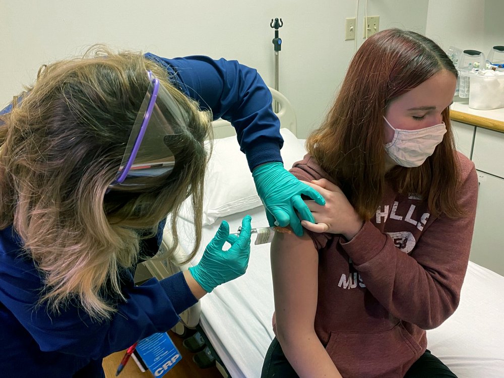 Vacina COVID-19: Já estão testando injeções em crianças