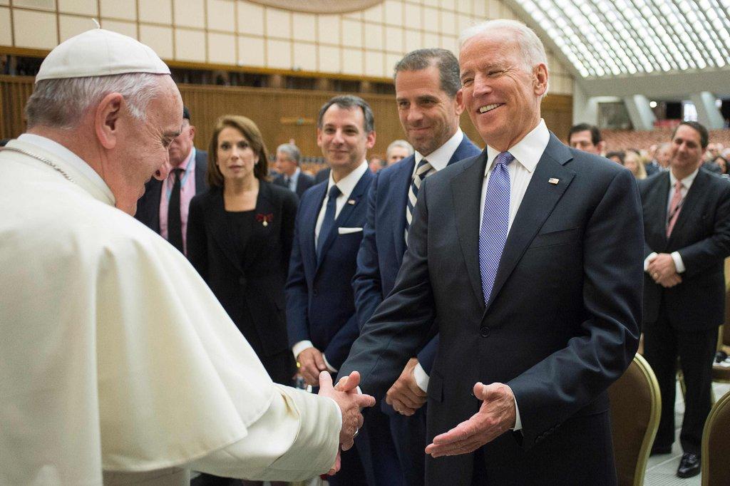 Papa Francisco parabeniza Joe Biden pela eleição