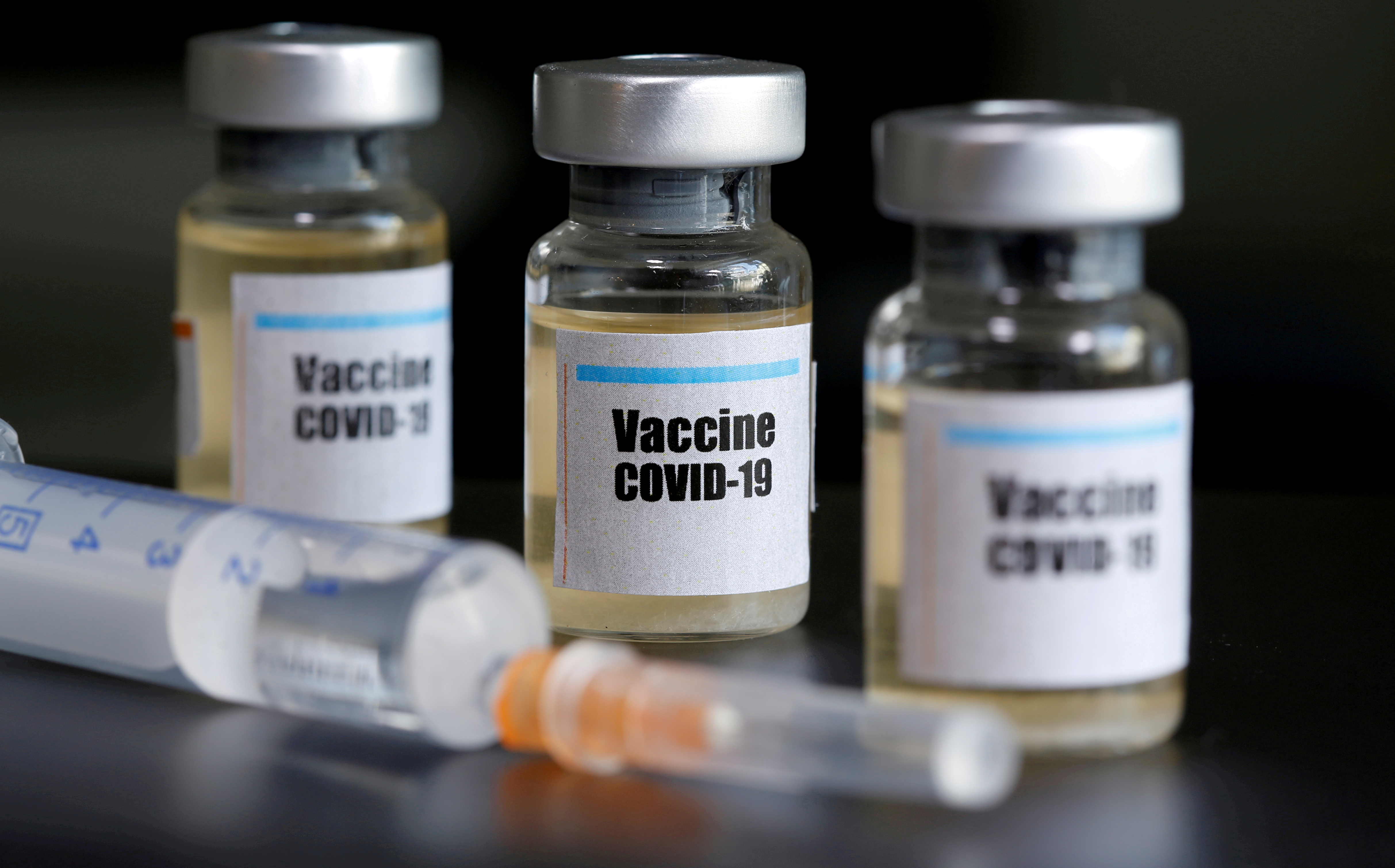 Agora temos 2 candidatos eficazes à vacina contra o coronavírus. O que isso realmente significa?
