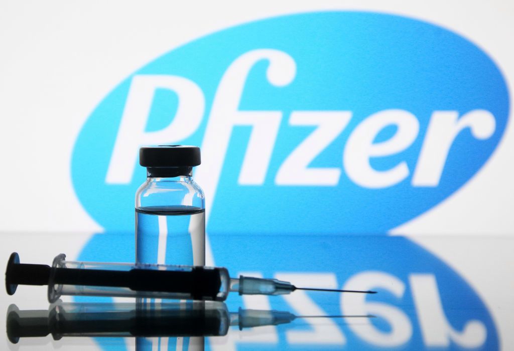 Agência dos EUA concede aprovação da vacina COVID da Pfizer e as doses são esperadas em dias
