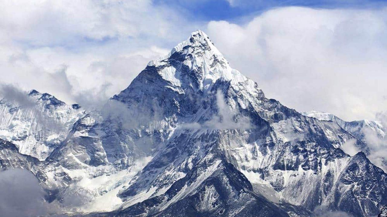 O Monte Everest ficou oficialmente mais alto em 2020