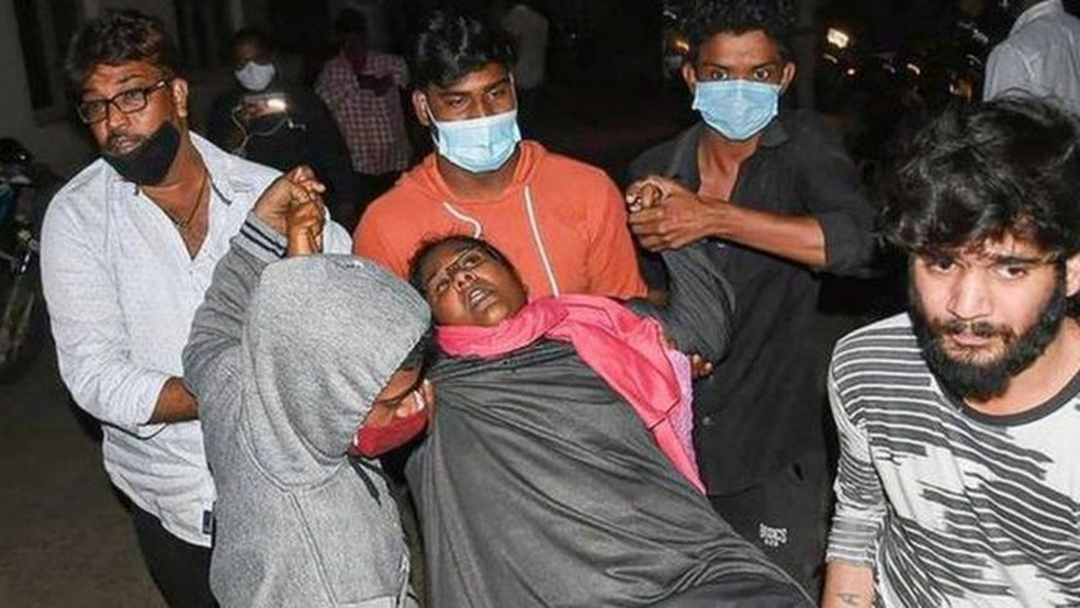 Uma doença misteriosa hospitalizou mais de 300 pessoas na Índia
